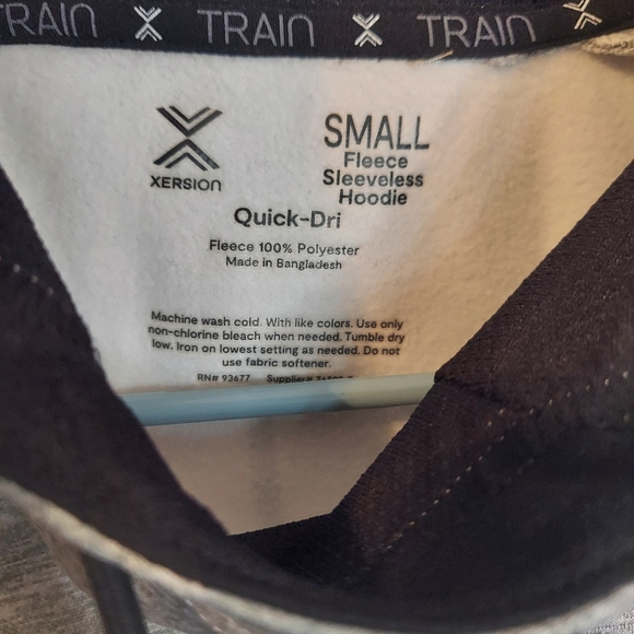 Xersion Mens Sleeveless Hoodie in Grey/Black Size Small - Picture 3 of 5